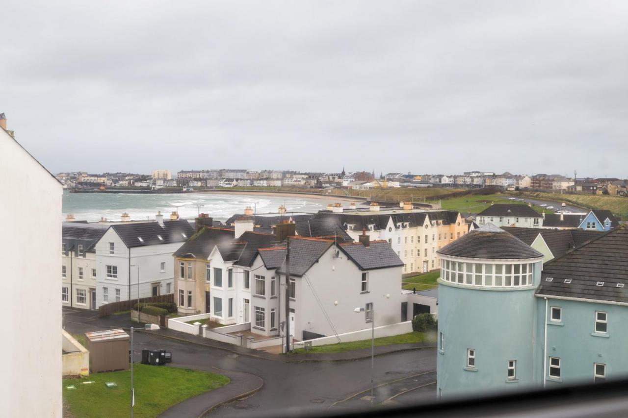 White Hall Portrush Buitenkant foto