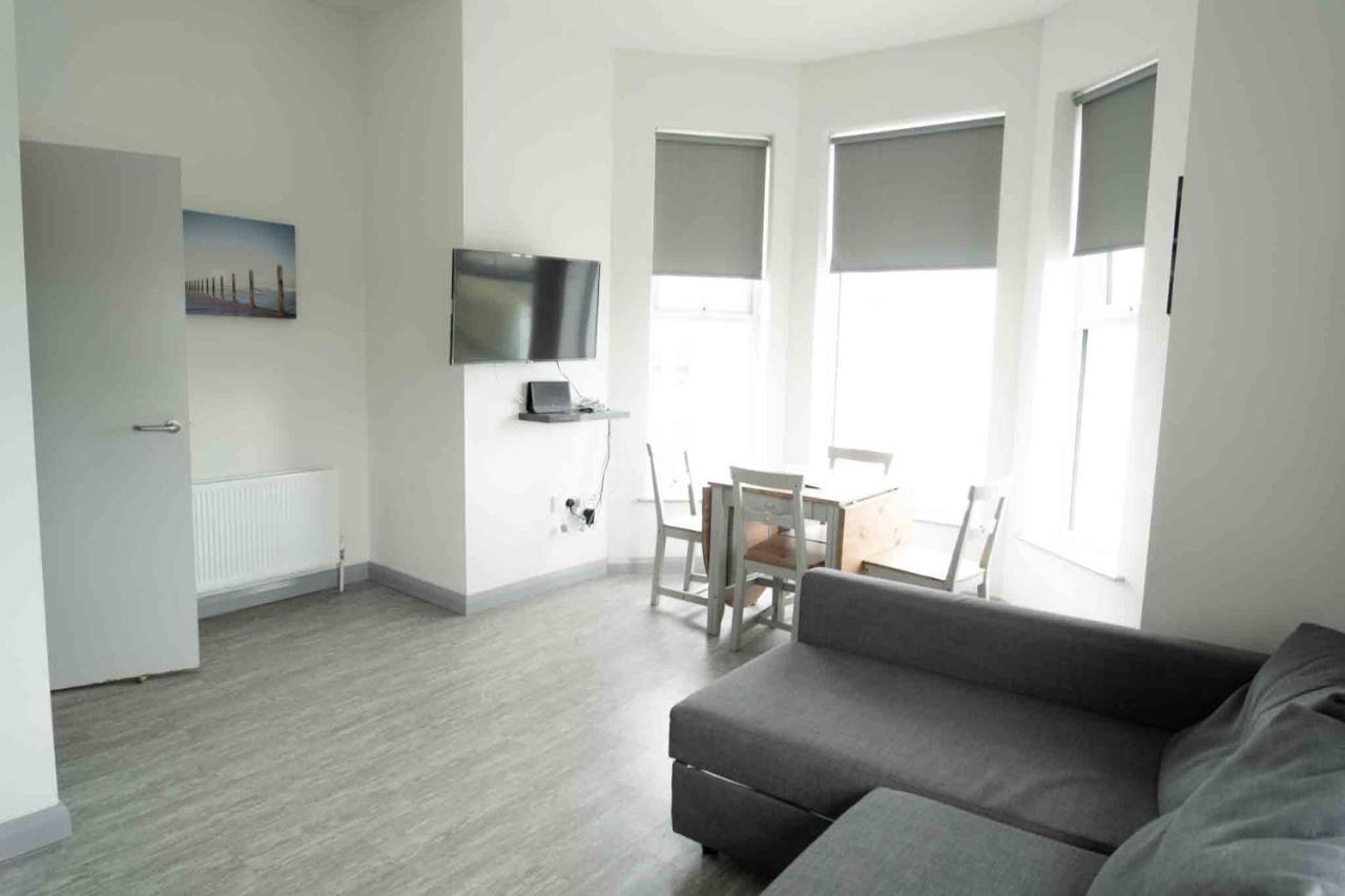 White Hall Portrush Buitenkant foto